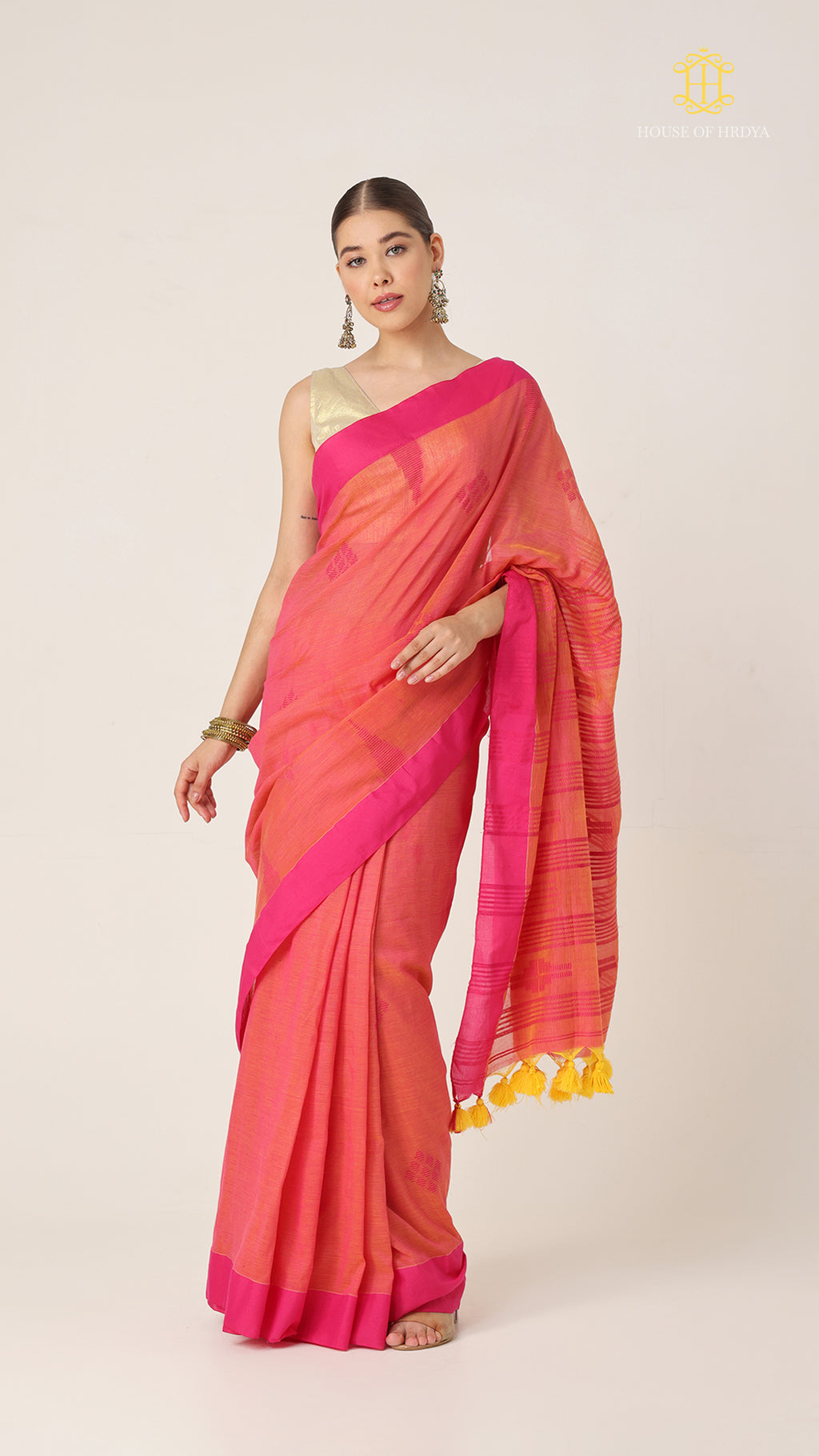 Nirva Jamdani Peach Saree