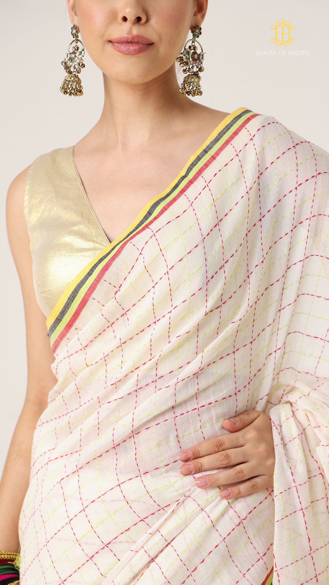 Nirva Kantha Shwet Saree