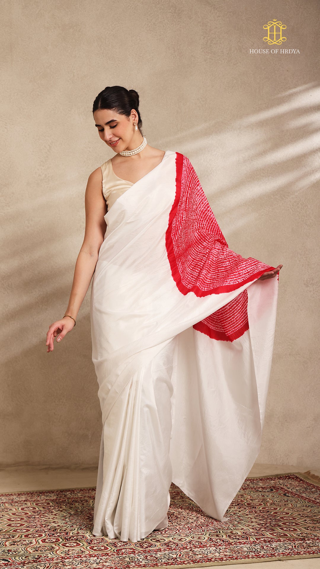 Shibori White Ombre Shoulder Pattern Secondary image
