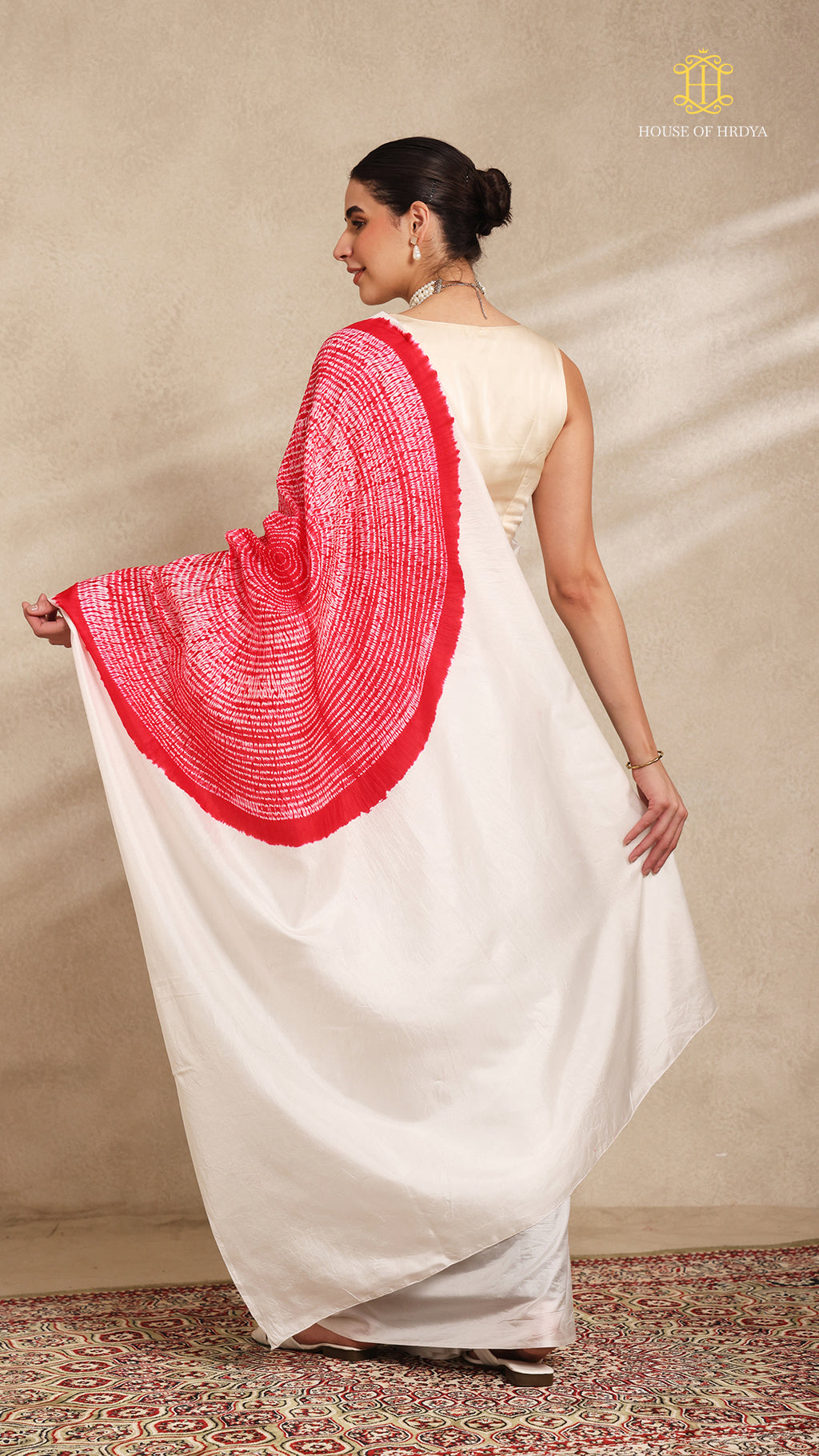 Shibori White Ombre Shoulder Pattern