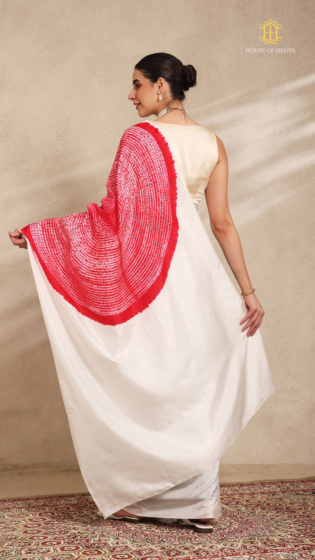 Shibori White Ombre Shoulder Pattern