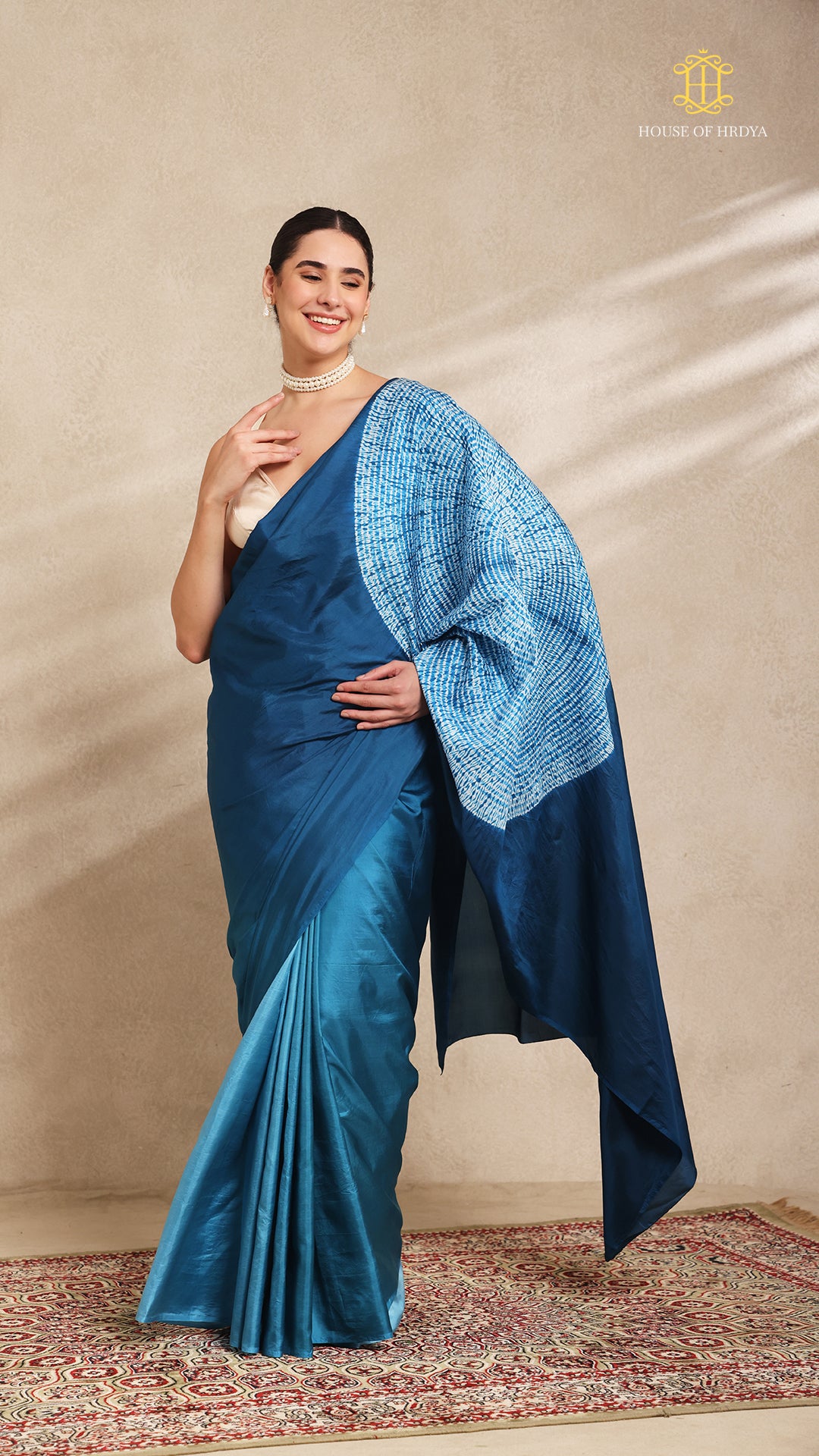 Shibori Sky Blue Ombre Shoulder Pattern Main image