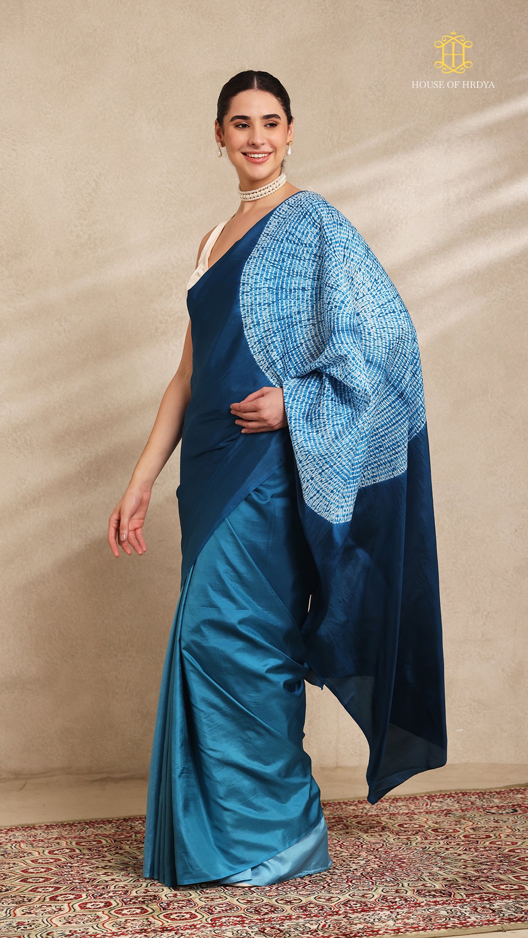 Shibori Sky Blue Ombre Shoulder Pattern Secondary image