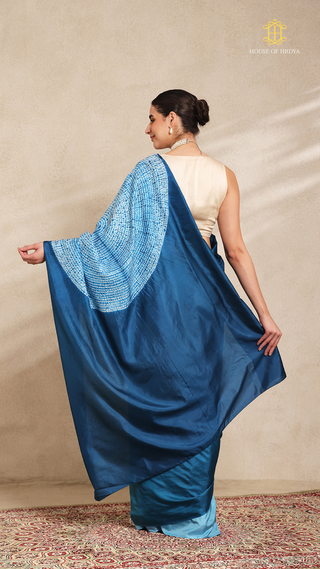 Shibori Sky Blue Ombre Shoulder Pattern