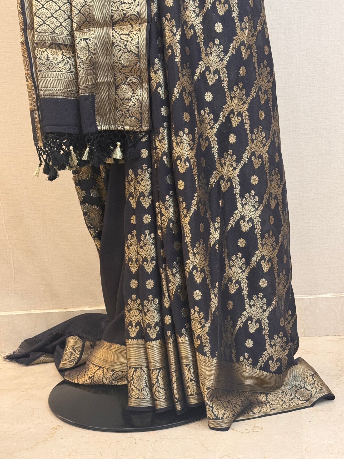 Fluid Grace Light Black Saree