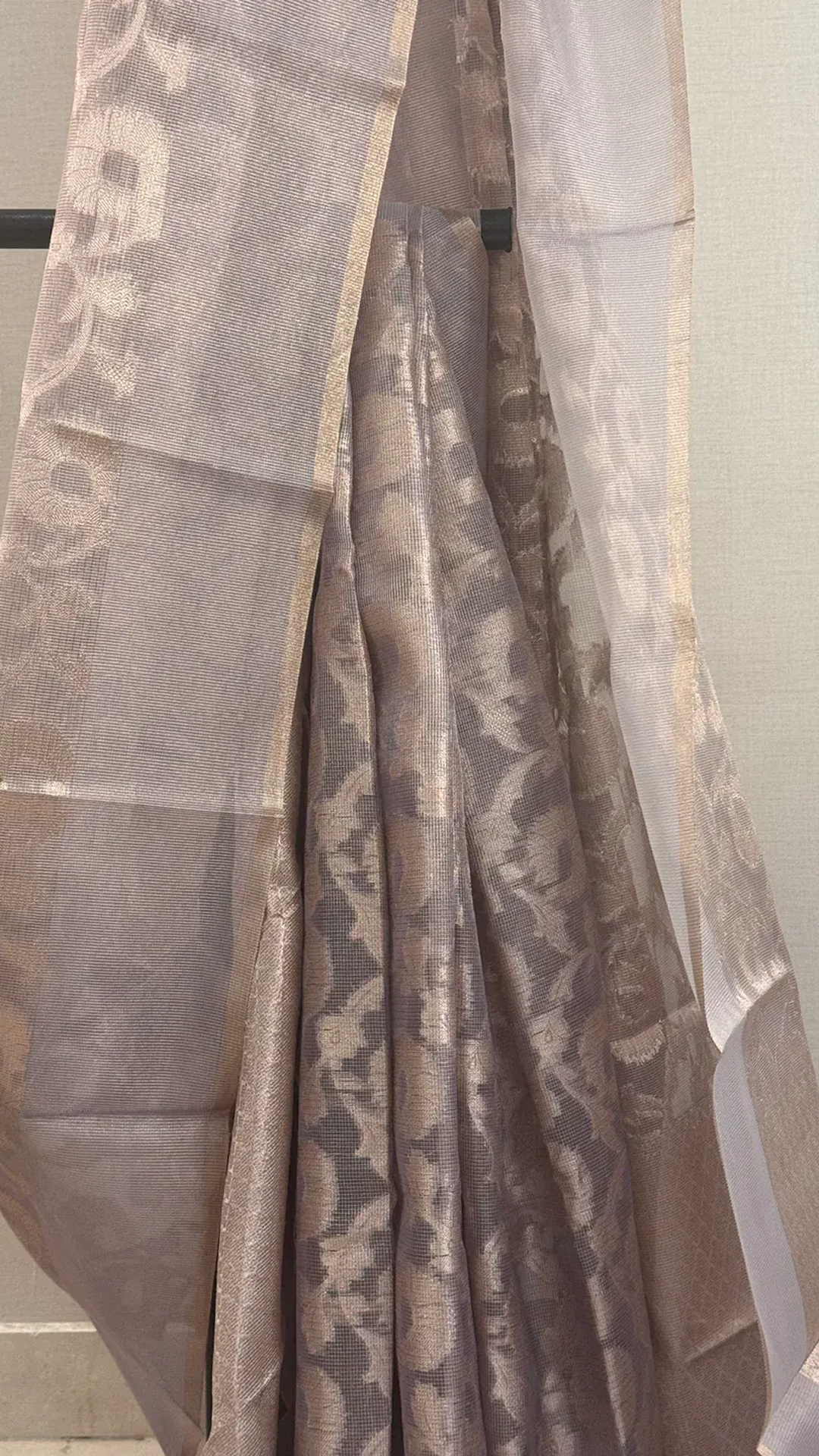 Jangla Gold Tissue Saree Secondary image