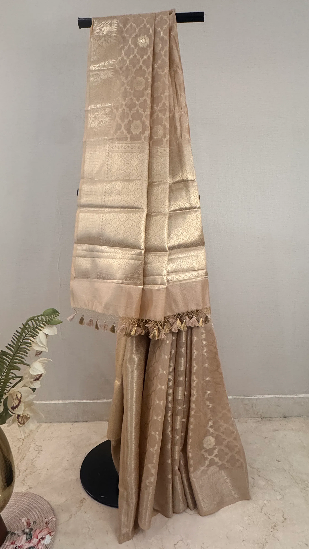 Vanam Gold Festive Saree Main image